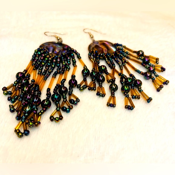 Abalone Shell and beaded earrings - Picture 5 of 7